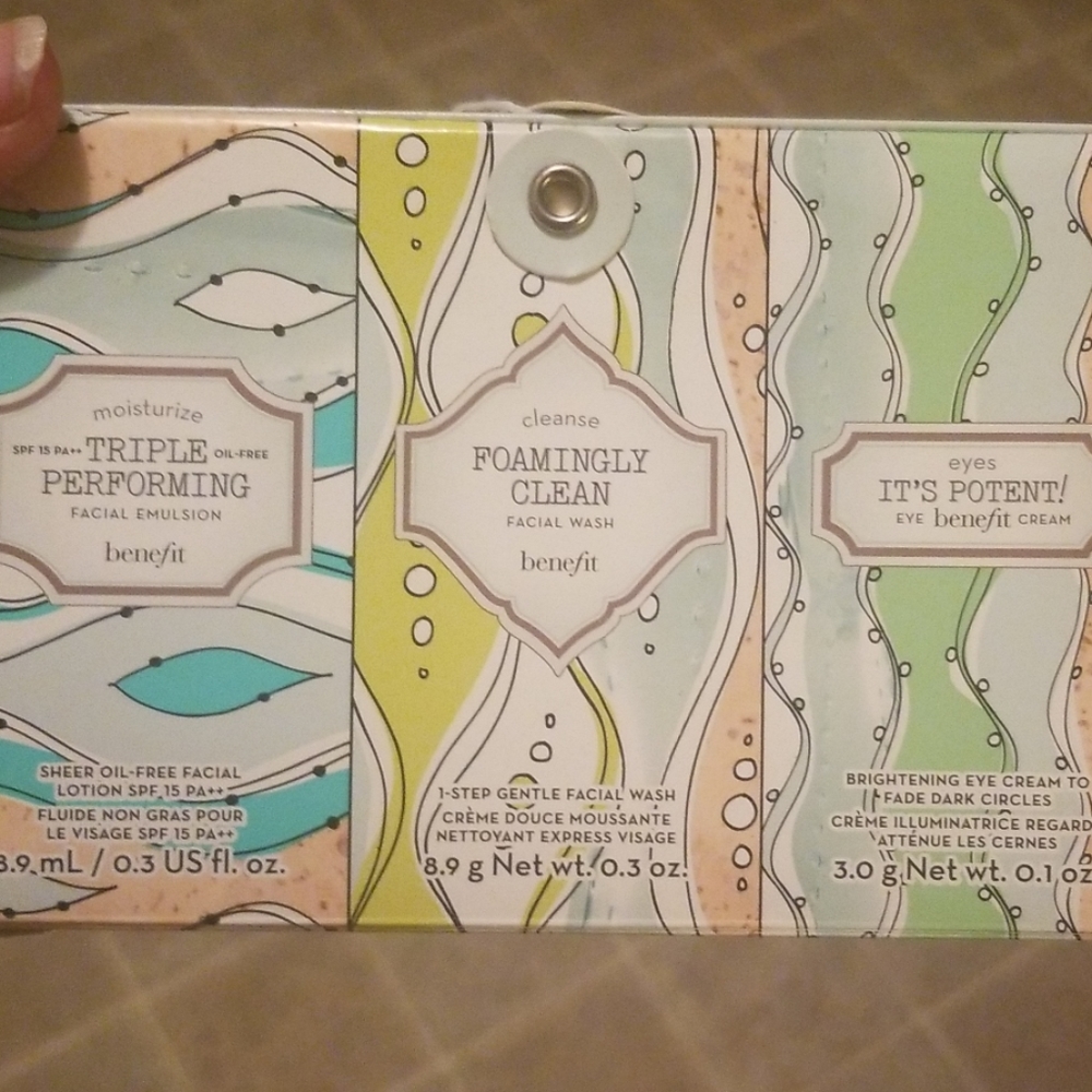 B.right! radiant skincare set by Benefit